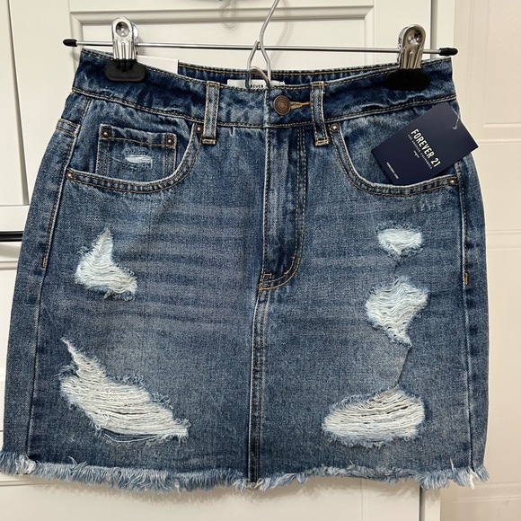 Short denim skirt - Picture 1 of 3